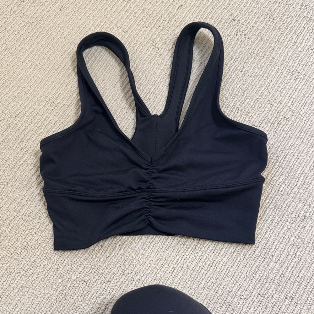 ALO Wild Thing Bra - Picture 2 of 4
